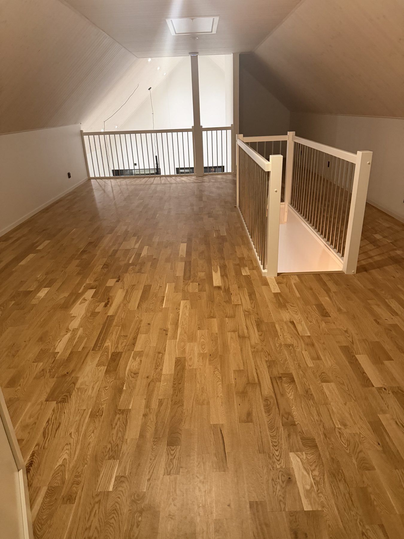 Loft med trägolv